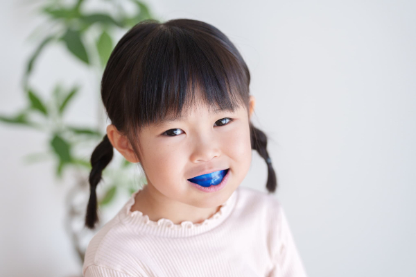 プレオルソを装着している女の子