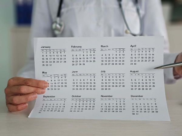 インビザライン・ファーストの治療期間について説明するイメージ