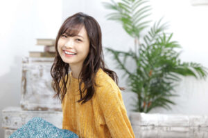 フッ素塗布で虫歯を予防して笑顔の女性