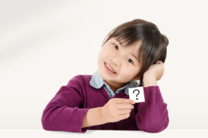 床矯正は痛いのか考える子ども