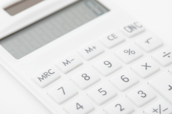 全ての歯をインプラントにした場合の費用相場のイメージ