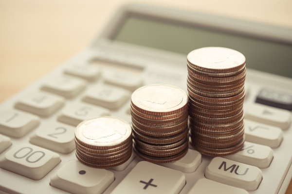 前歯を入れ歯にするのにかかる費用のイメージ