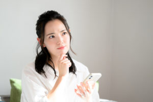 予防歯科とは何かを考えている女性