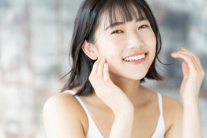 歯周病ケアで健康に過ごす女性