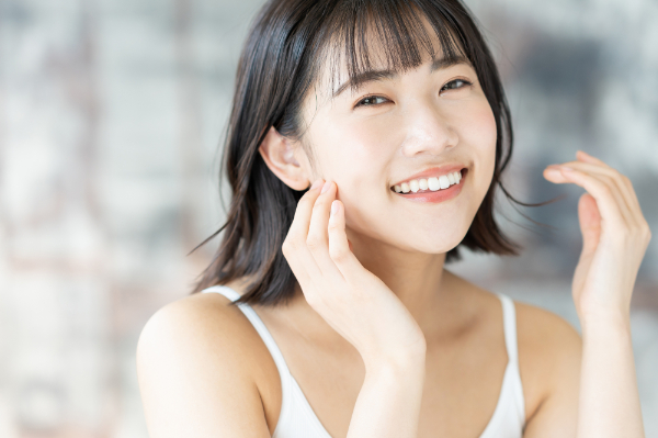 歯周病ケアで健康に過ごす女性