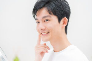 歯を失わずに綺麗に保っている人